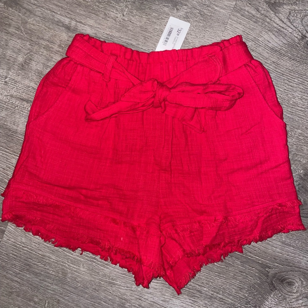 BOUTIQUE from PRIMP. HIGHWAISTED RED SHORTS